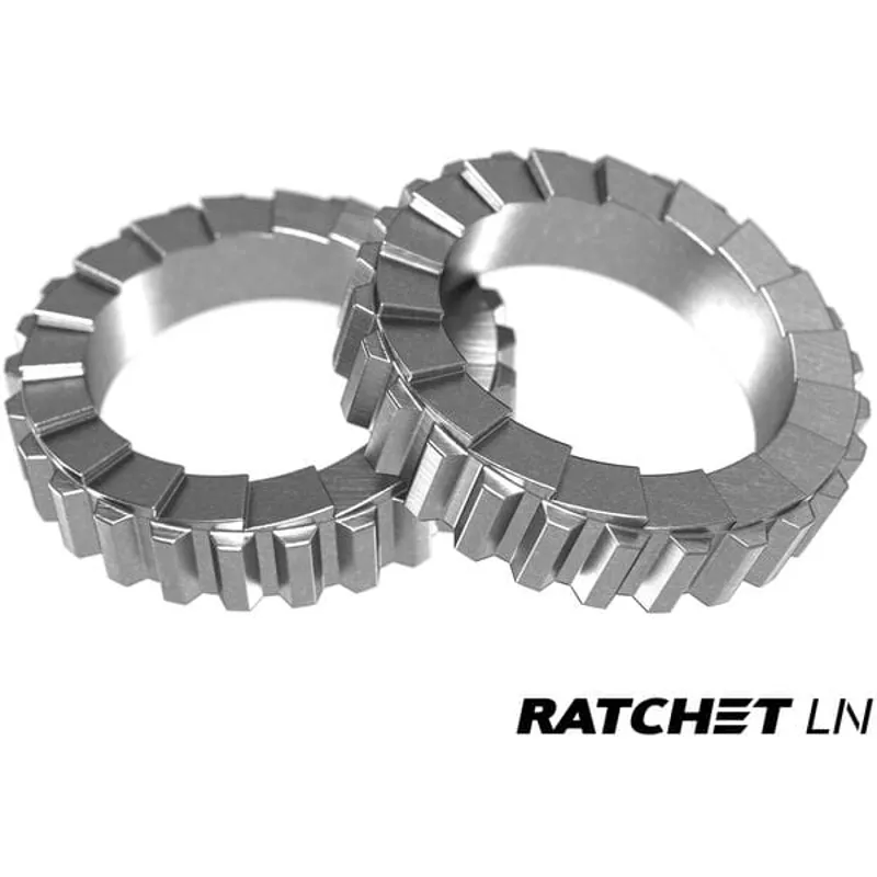 DT Swiss X19R00 29in Front Wheel in Black-3